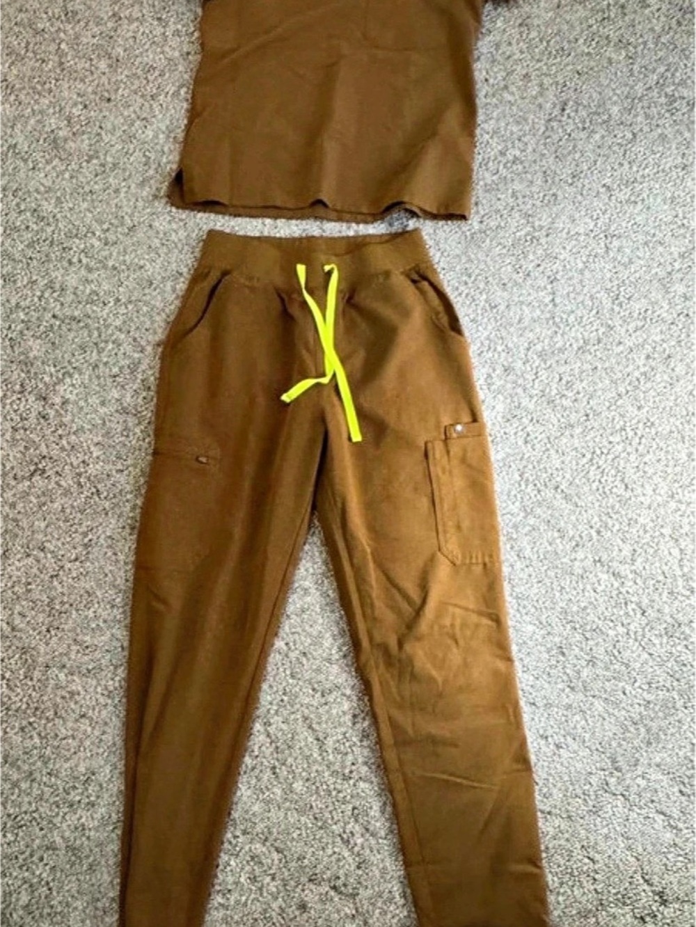 FIGS Yola Scrub Set Brown Scrub Set Like New small top med tall bottoms